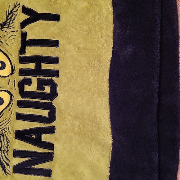 Grinch Naughty Sweatshirt Size Medium - Picture 8 of 10